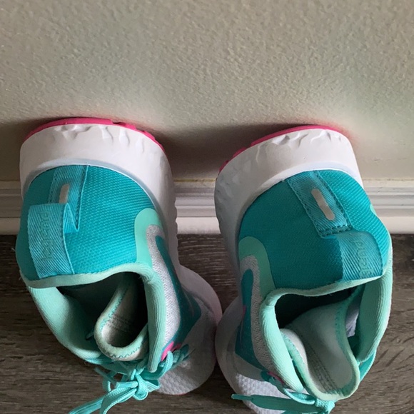 Nike React - Picture 4 of 7